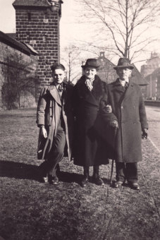 Albert Kimmelstiel with his parents, Fritz and
'Karolina Kimmelstiel, am Graben in Nuremberg, 1939
'© Albert Kimmelstiel